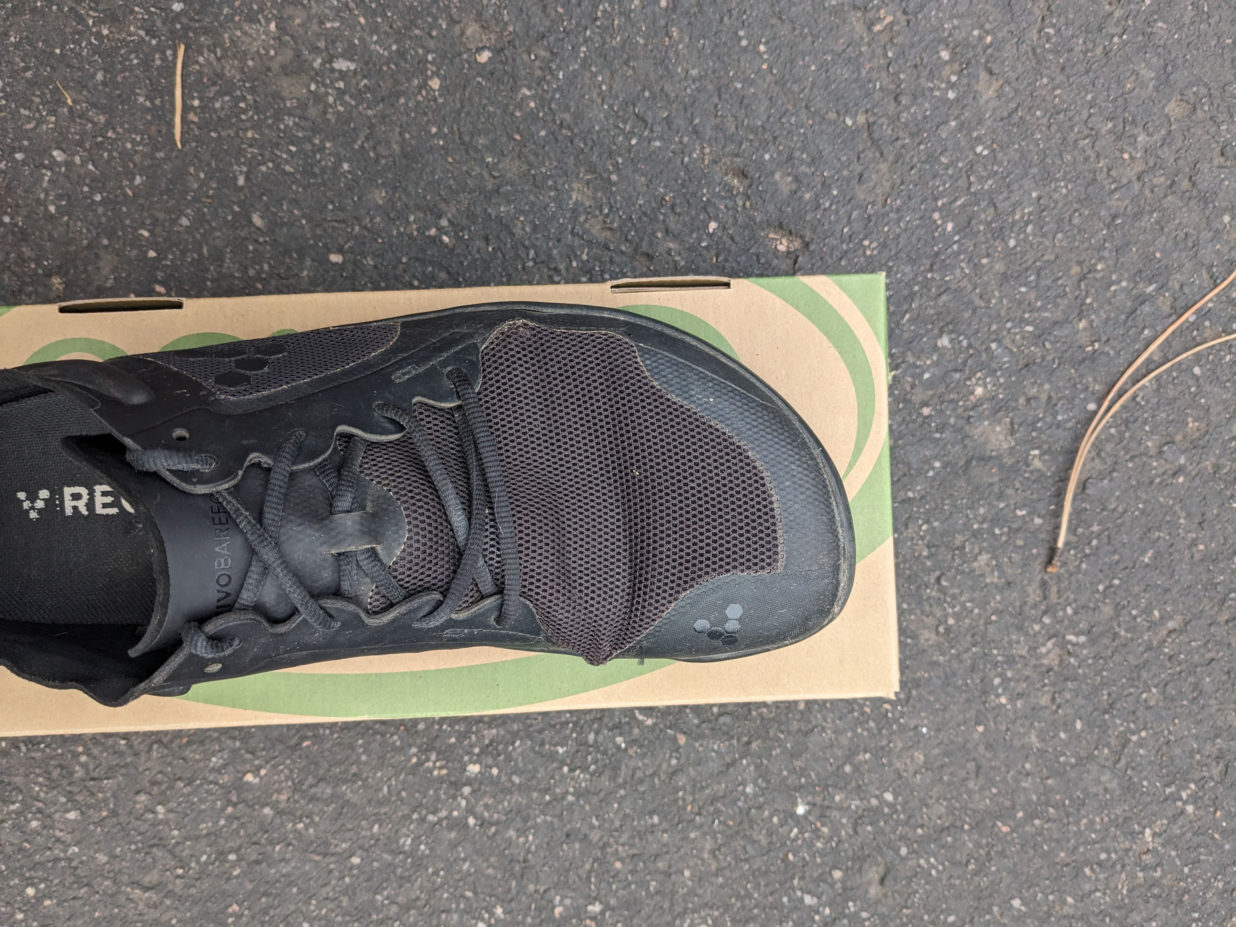 Vivobarefoot Primus Lite III wide toe box allowing natural toe splay