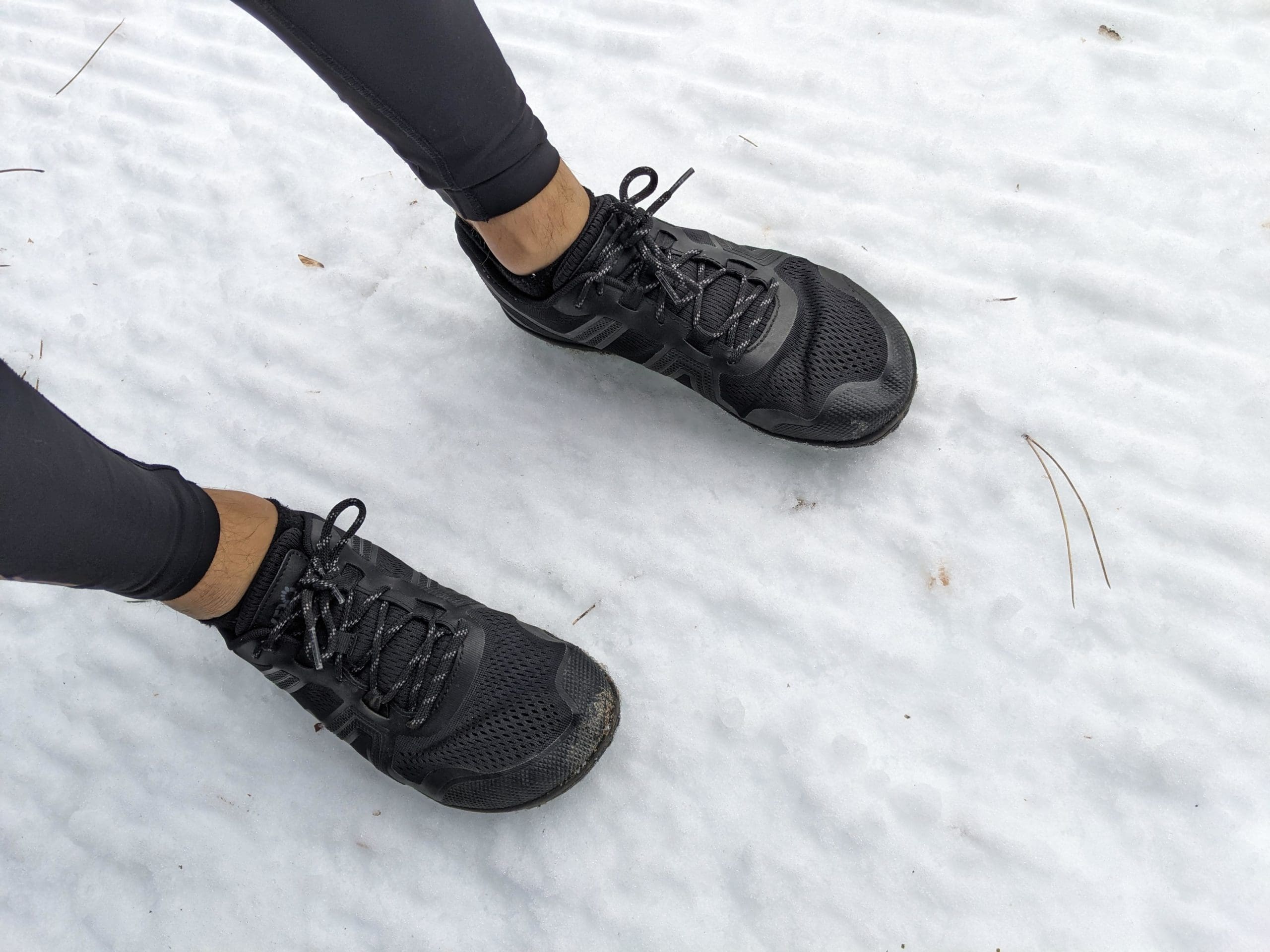 Barefoot shoes in the snow