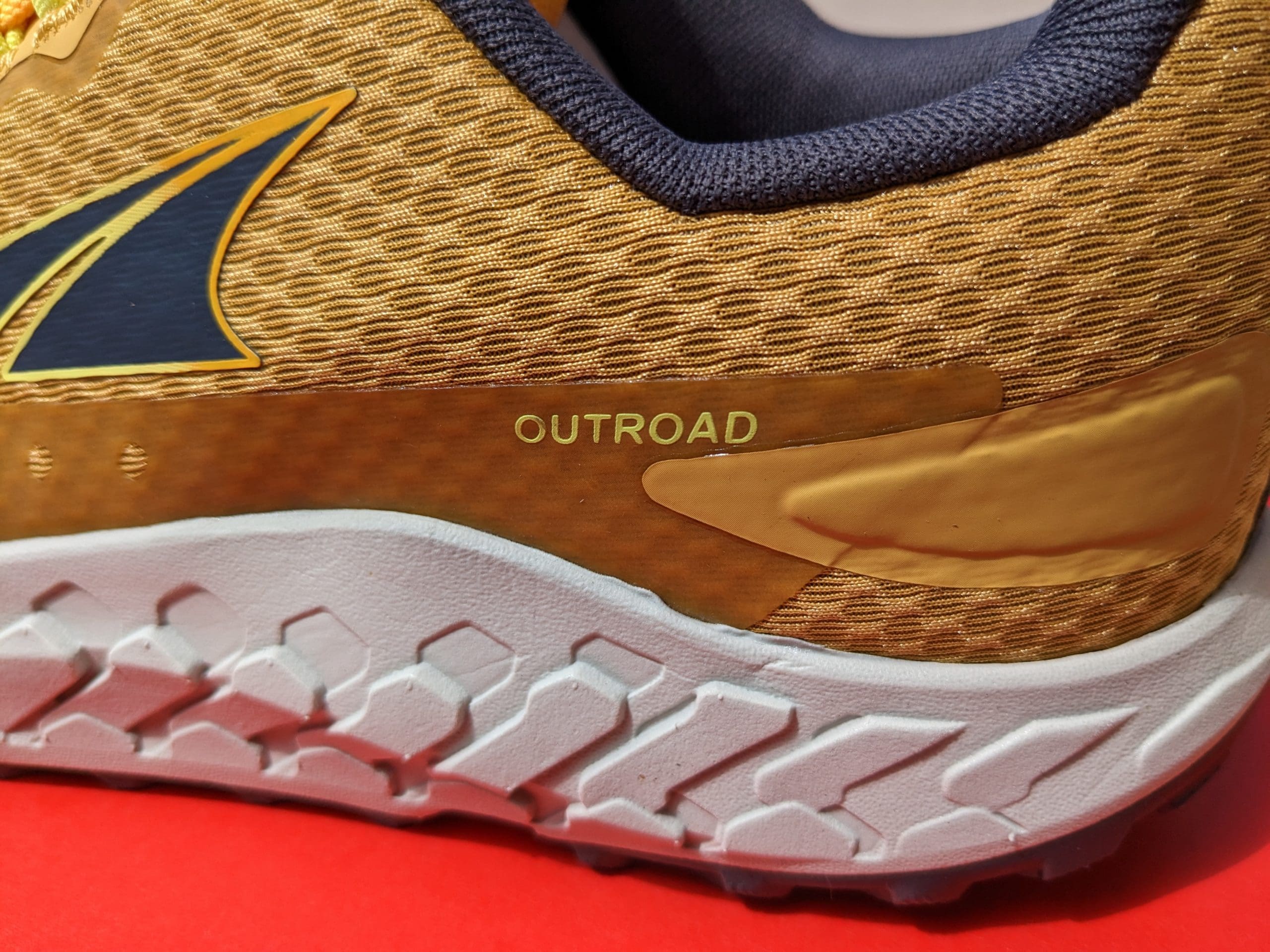 Altra Outroad upper