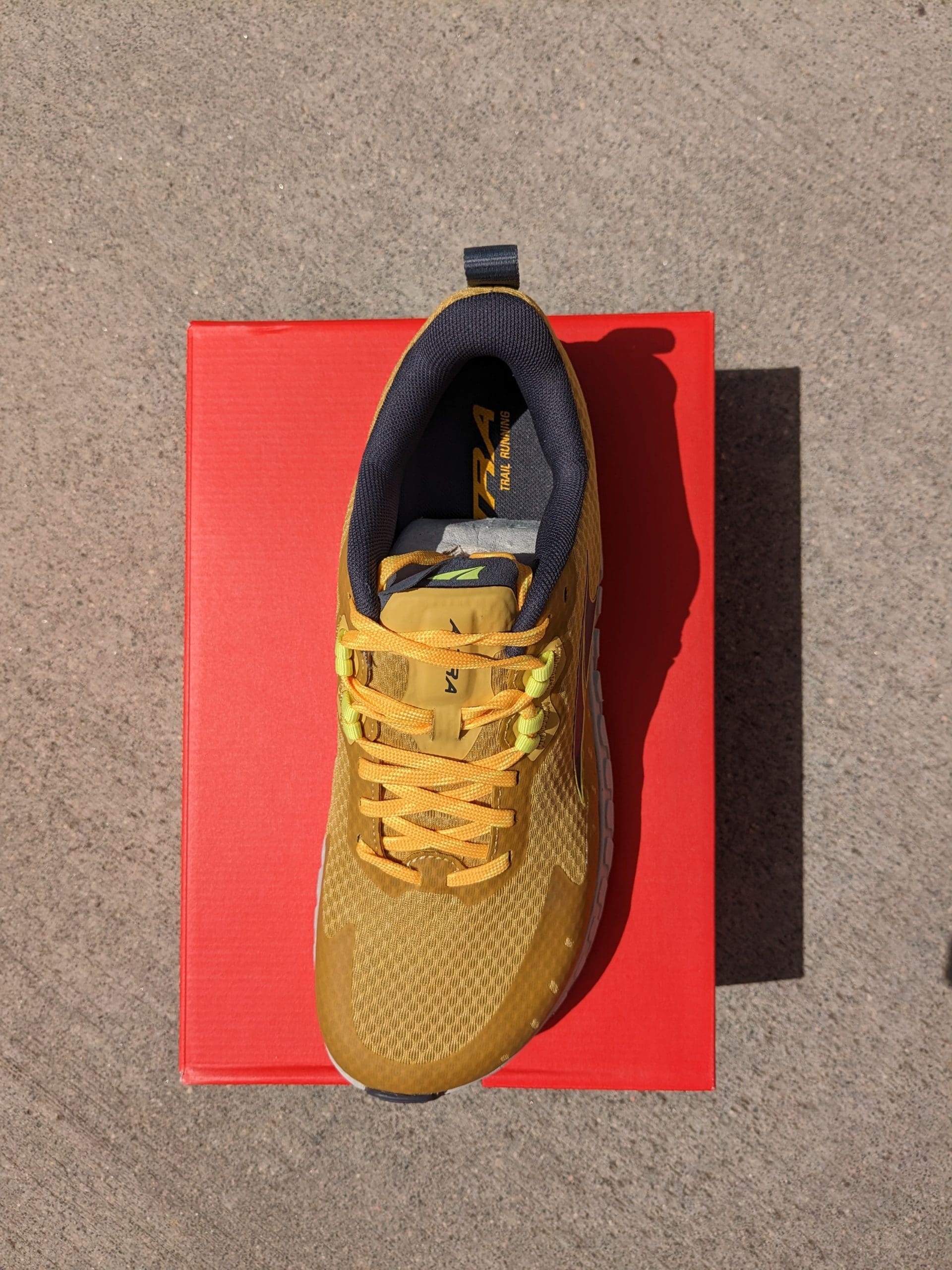 Altra Outroad upper