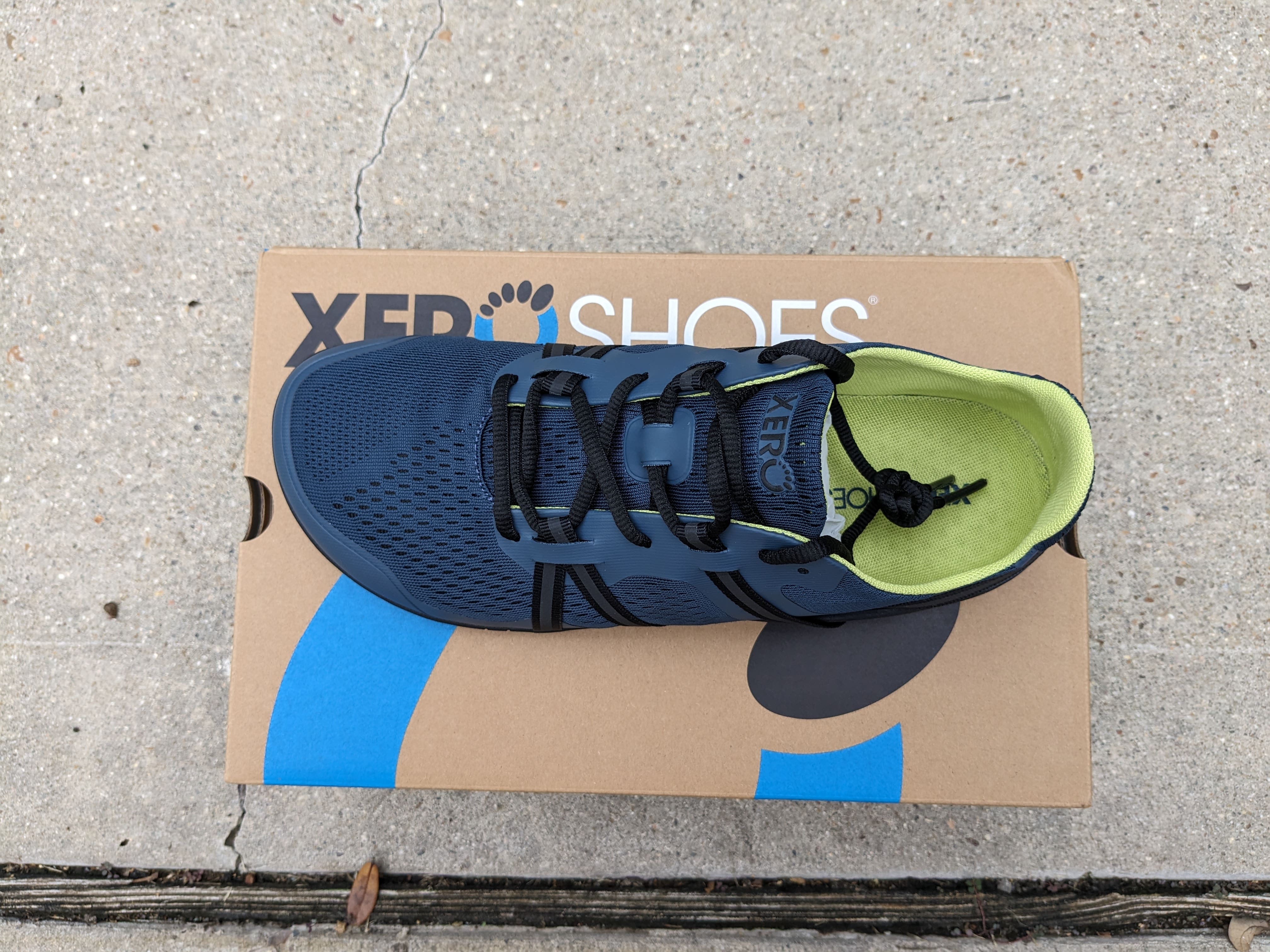 Xero Shoes Speed Force 2 overhead view showing average width toe box