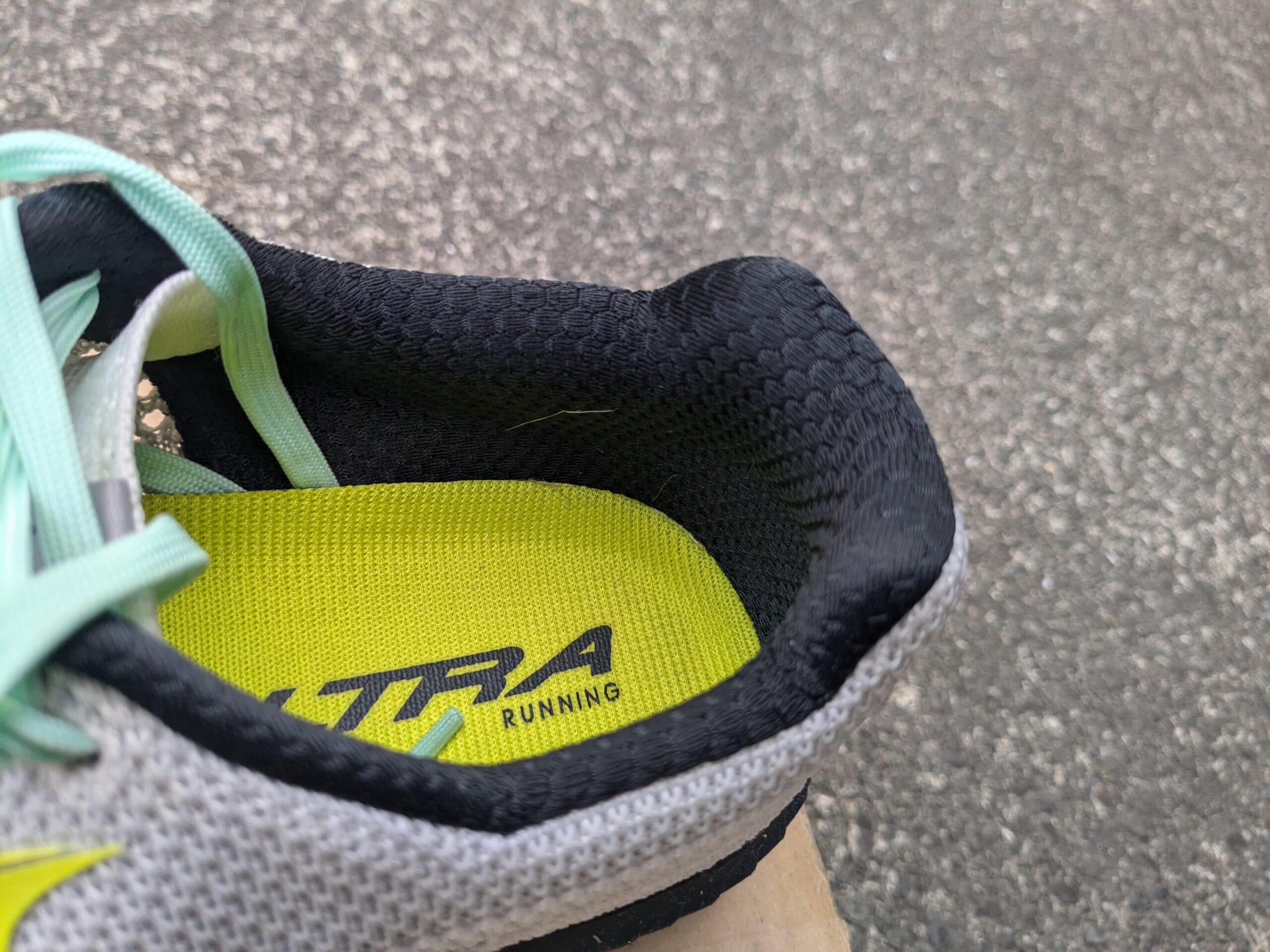 altra escalante racer 2 heel